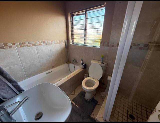 3 BEDROOM TOWNHOUSE FOR SALE IN THE REEDS